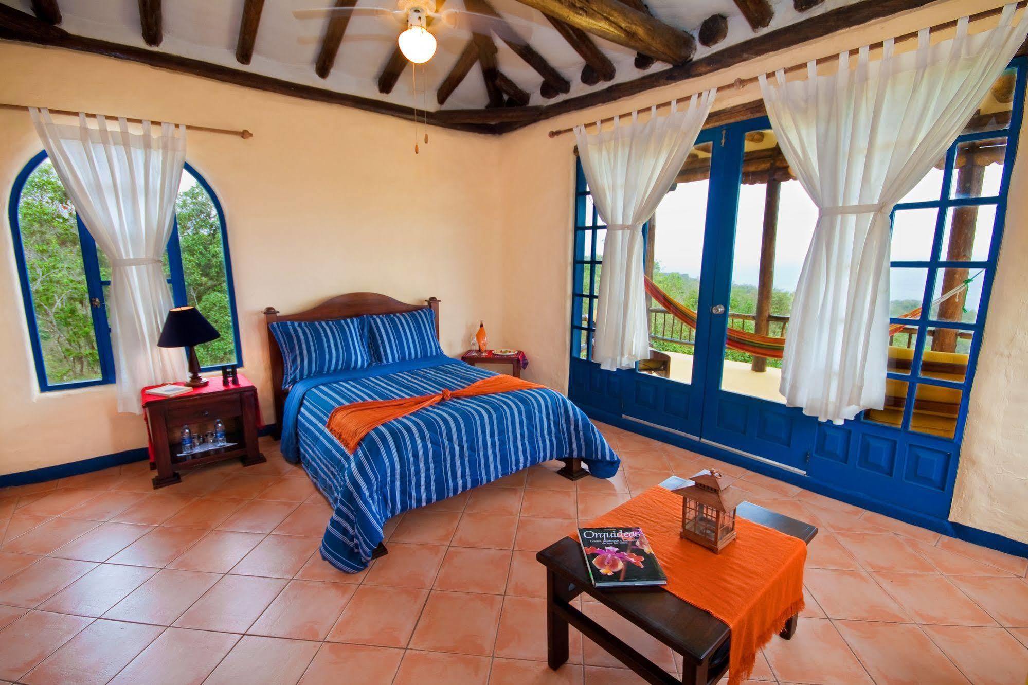 Mantaraya Lodge ปูแอร์โตโลเปซ ภายนอก รูปภาพ